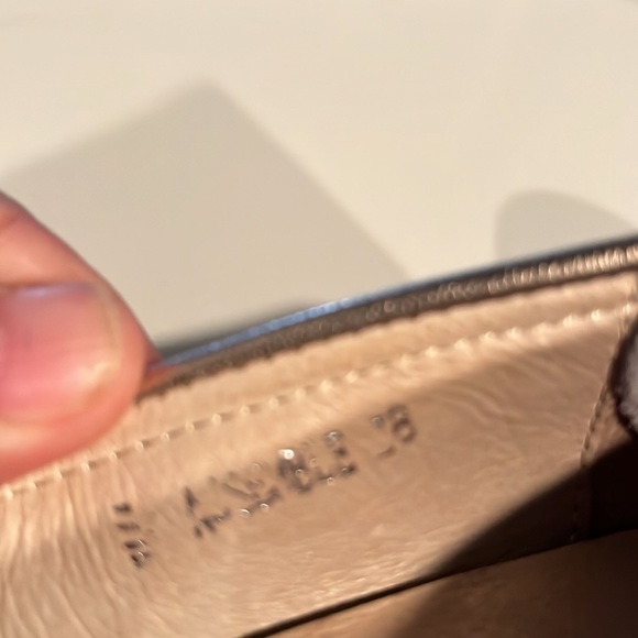 Ladies Size 38 Leather Loafer in Gold - Picture 6 of 10